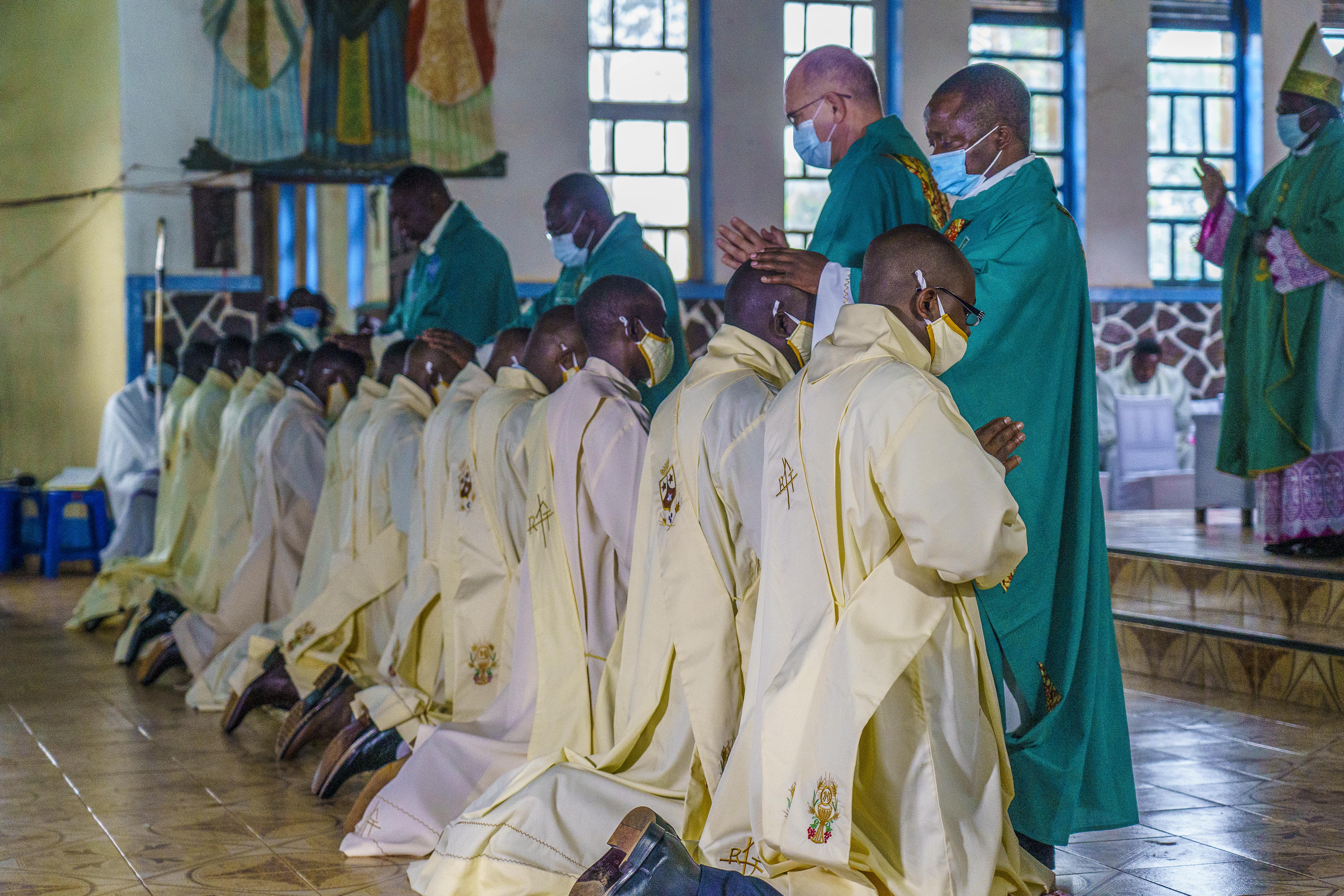 Immagine correlata a Llamada a las Ordenes: 3 Sacerdotes y 9 nuevos Diáconos Asuncionistas