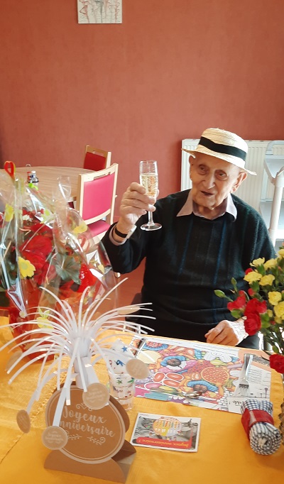 Immagine correlata a 105 ans de vie du Père Roland IMHOFF