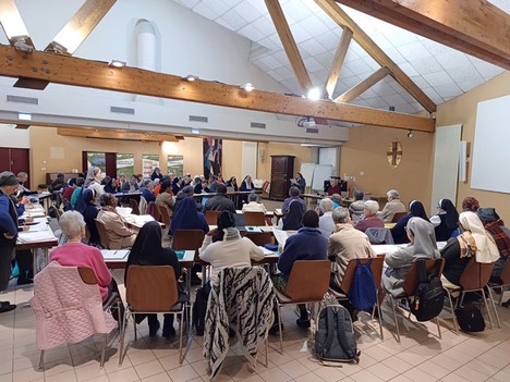 Immagine correlata a Le conseil général en formation à Lyon et en pèlerinage à Nîmes