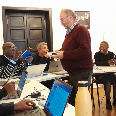 Remise de la nouvelle répartition par le Secrétaire général !